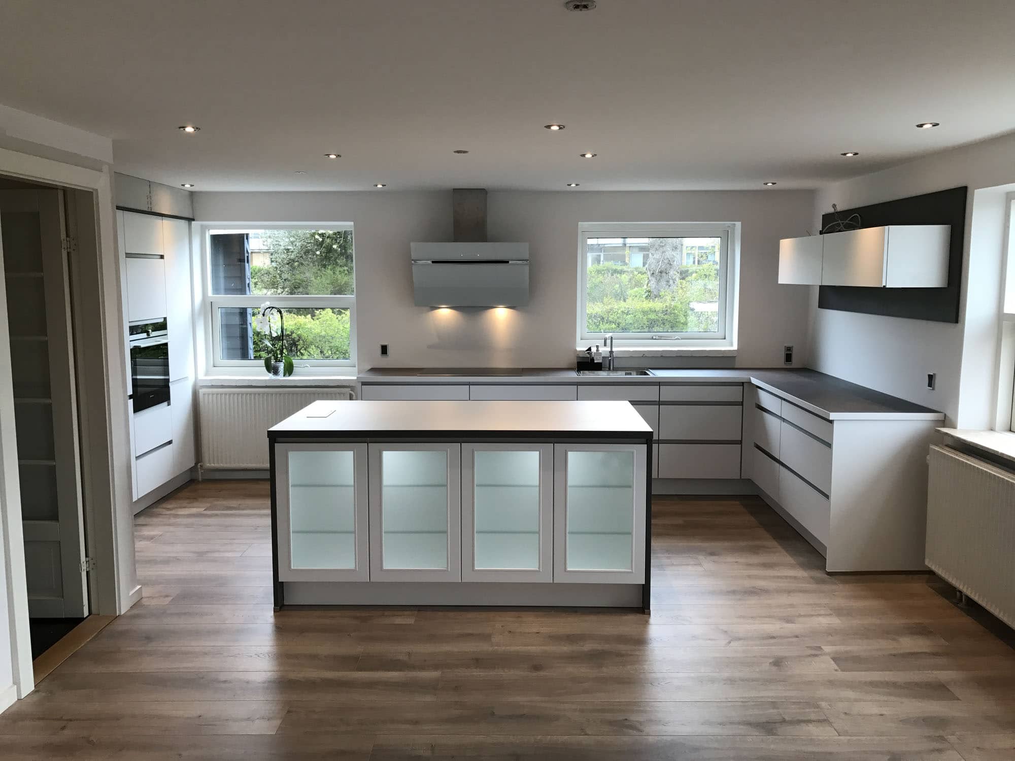 Malerfirma i Brædstrup har malet vægge og loft i nyt køkken